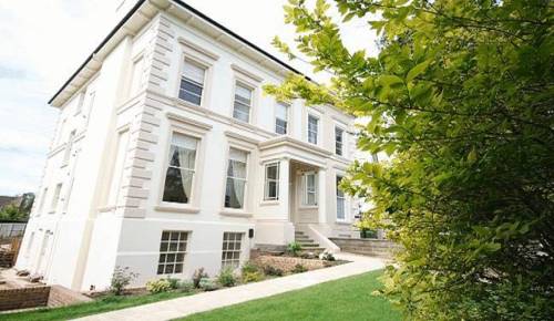Cheltenham Reino Unido codigo de promocion Booking.com